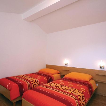 2 Bedroom Awesome Apartment In Plomin Luaran gambar