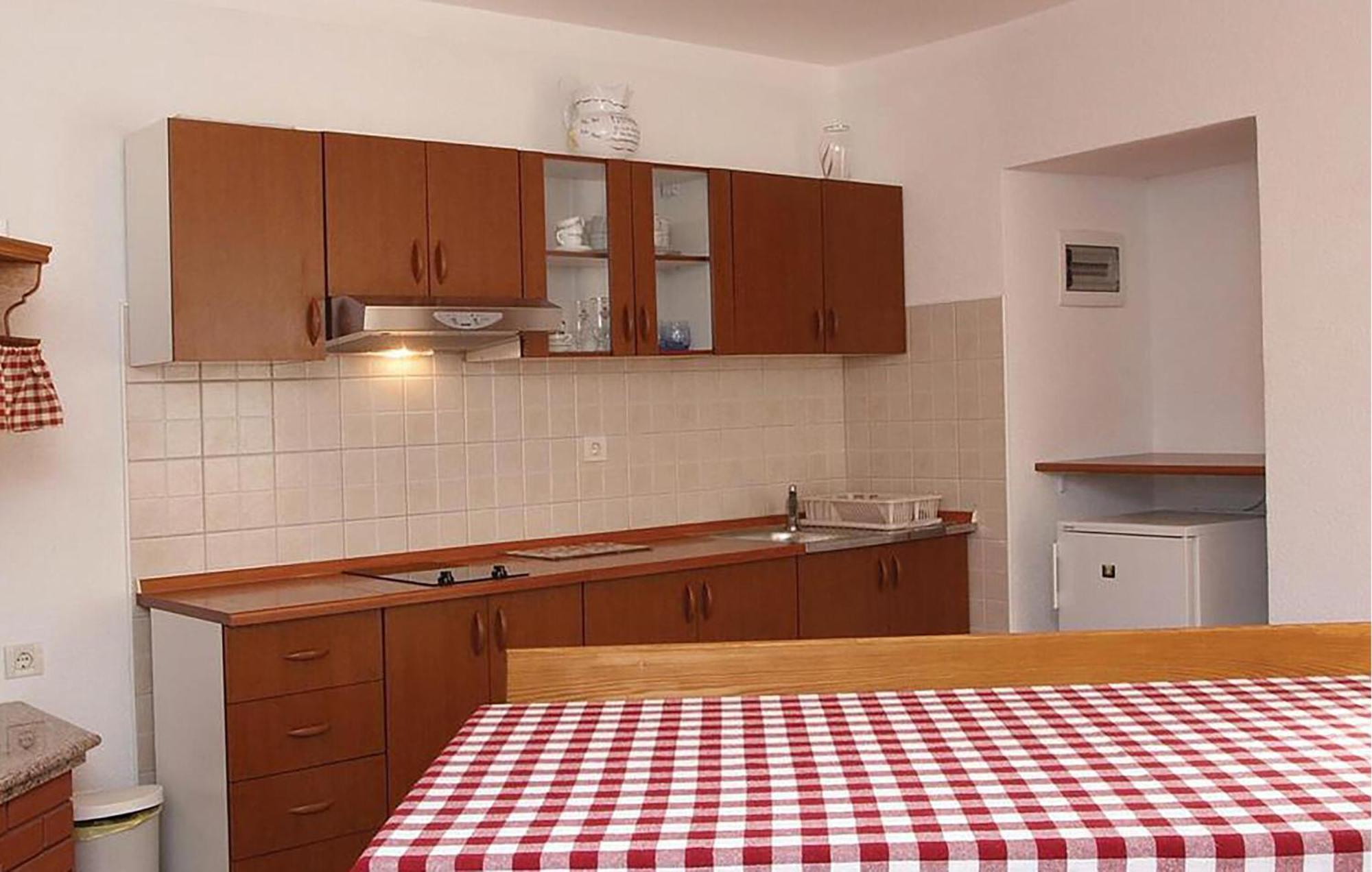 2 Bedroom Awesome Apartment In Plomin Luaran gambar