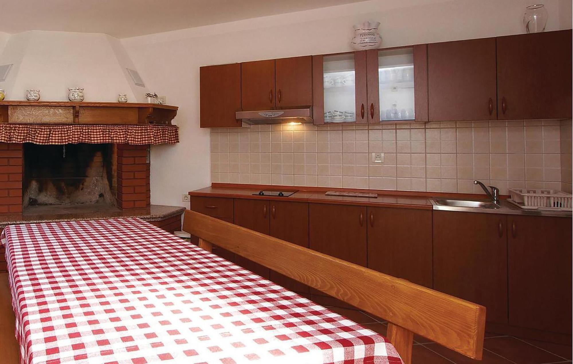 2 Bedroom Awesome Apartment In Plomin Luaran gambar