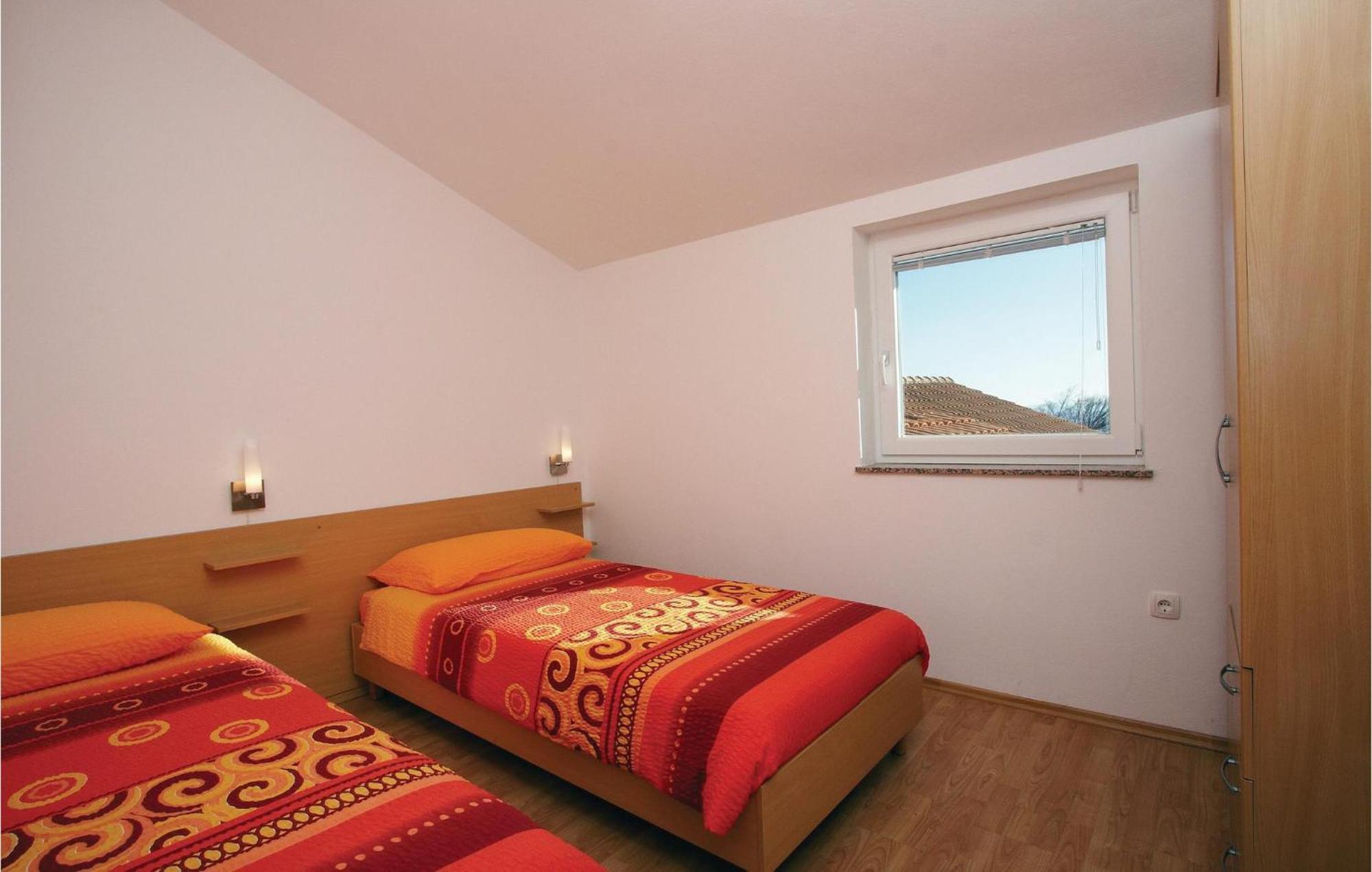 2 Bedroom Awesome Apartment In Plomin Luaran gambar